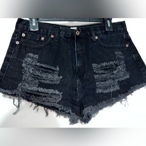 🖤Forever 21 Black Distressed Shorts Size 29 in Like New Excellent Condition